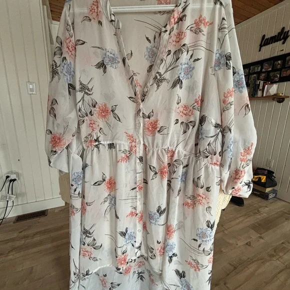 3X Shear torrid Floral Button-Front Blouse - Picture 1 of 5